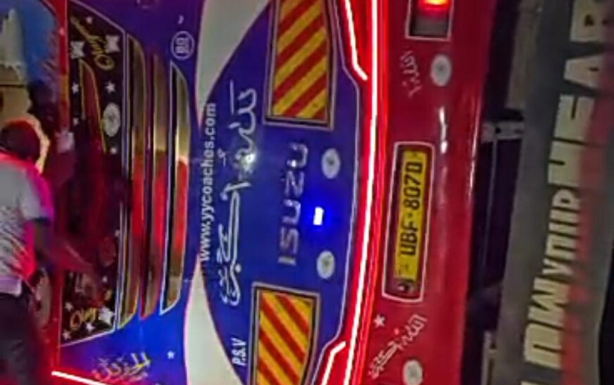 Bus Crashes Near Luwero,Several Injured